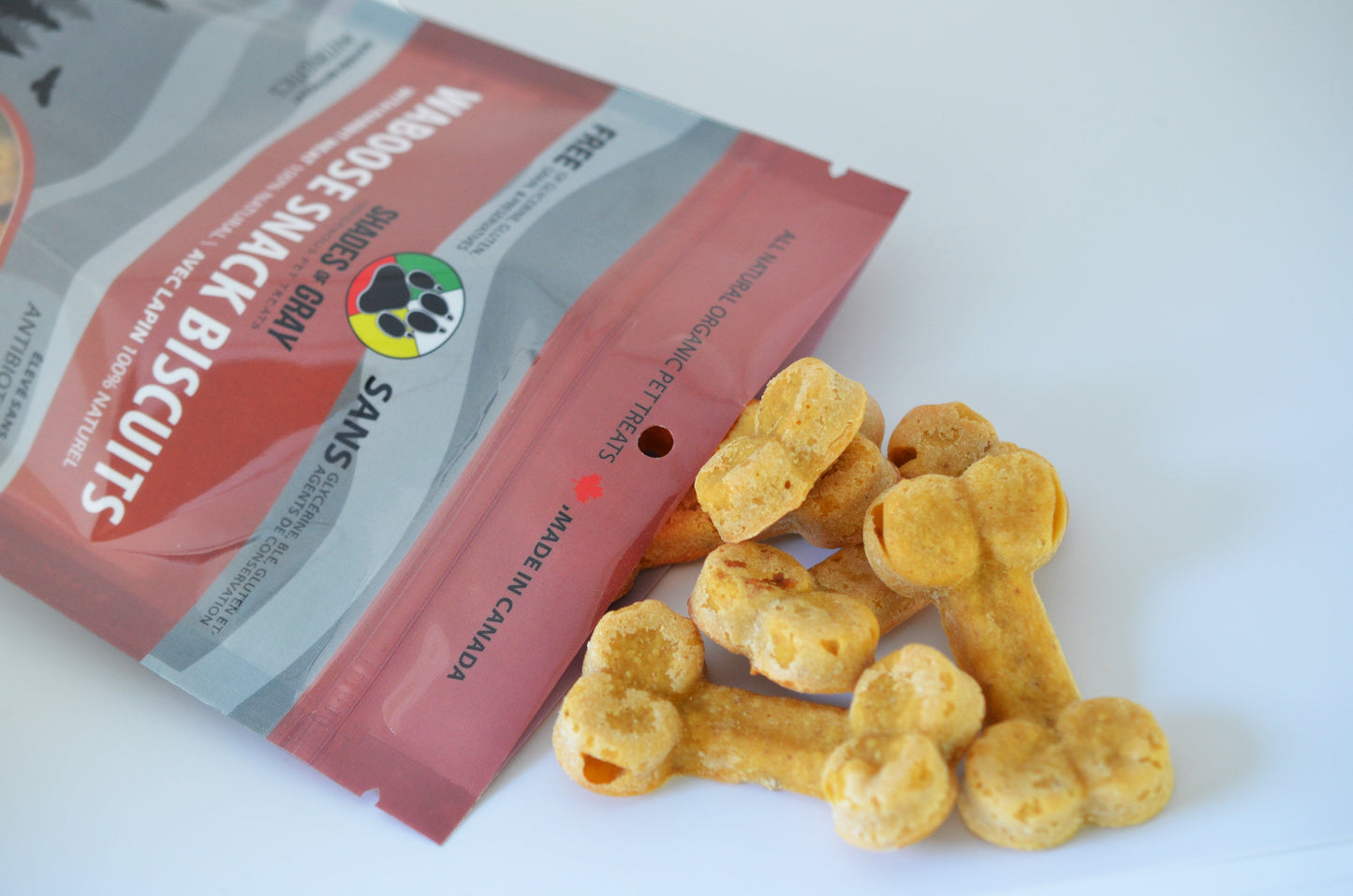 Waboose Snack Biscuits with Rabbit Meat pet treats made with organic all natural Rabbit, chickpea flour and apple cider vinegar for your dogs. Free of Glycerine, Gluten, Grain & Preservatives.