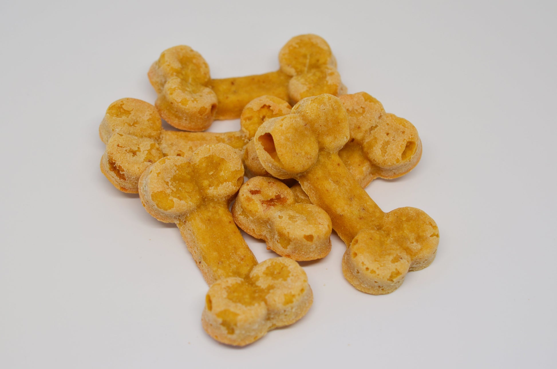 Dog Treats - Waboose Snack Biscuits with Rabbit Meat pet treats made with organic all natural Rabbit, chickpea flour and apple cider vinegar for your dogs. Free of Glycerine, Gluten, Grain & Preservatives.