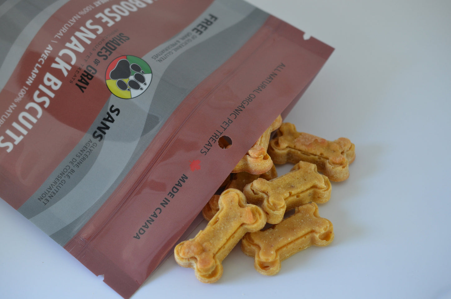 Waboose Snack Biscuits with Rabbit Meat pet treats made with organic all natural Rabbit, chickpea flour and apple cider vinegar for your dogs. Free of Glycerine, Gluten, Grain & Preservatives.